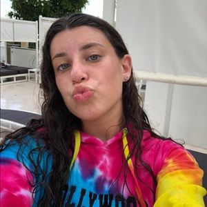 Meet your Posher, Lizzy